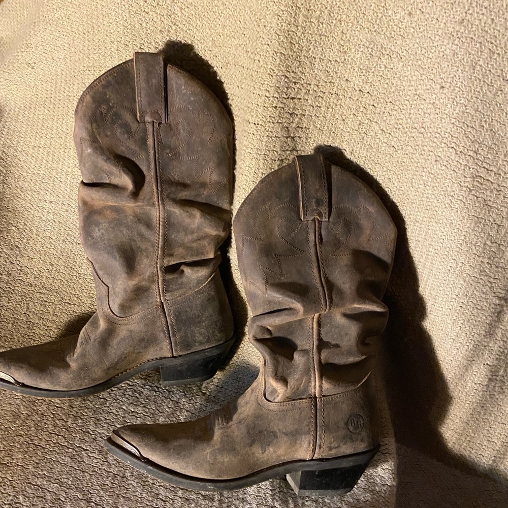 I got them back, she didn’t like the fit so they are back on the market!